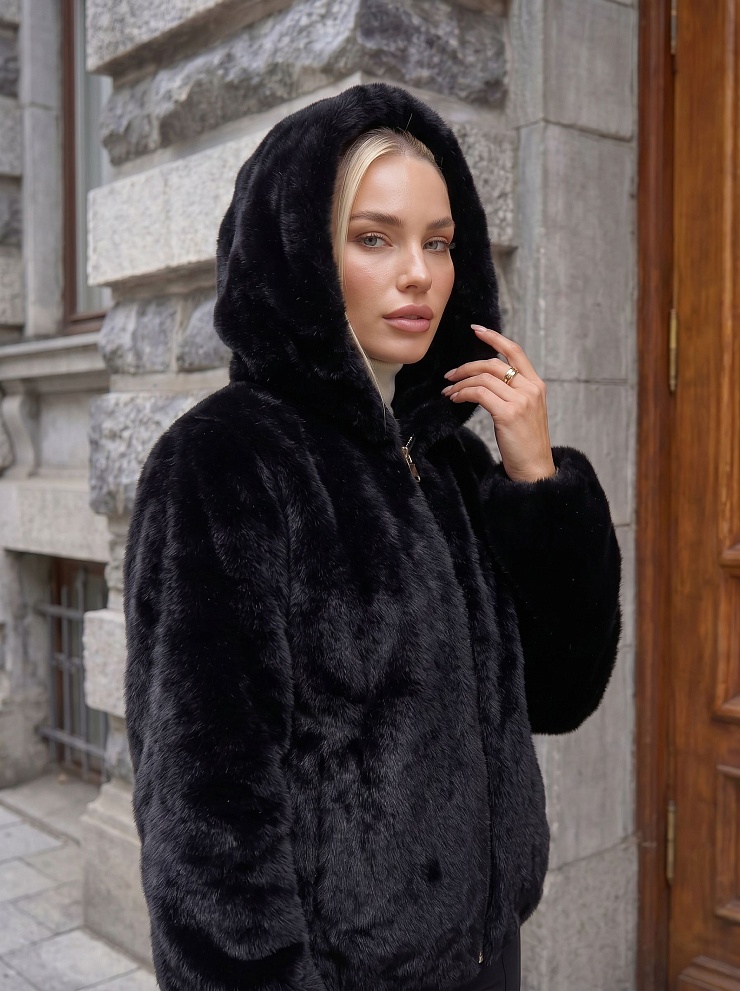 Шуба женская зимняя LAWINTER, черная, модель 54832