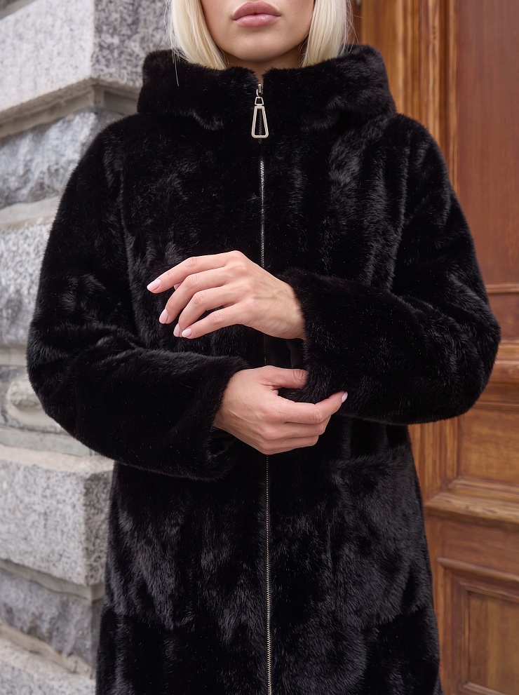 Шуба женская зимняя LAWINTER, черная, модель 55306