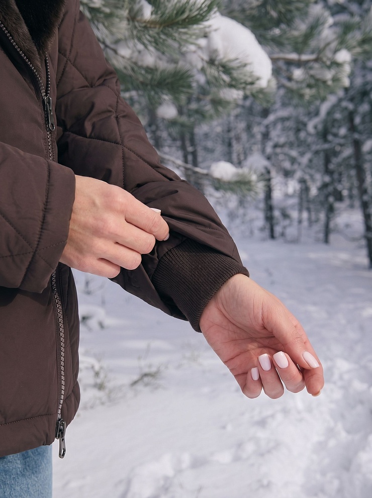 Куртка женская зимняя LAWINTER, коричневая, модель 86759