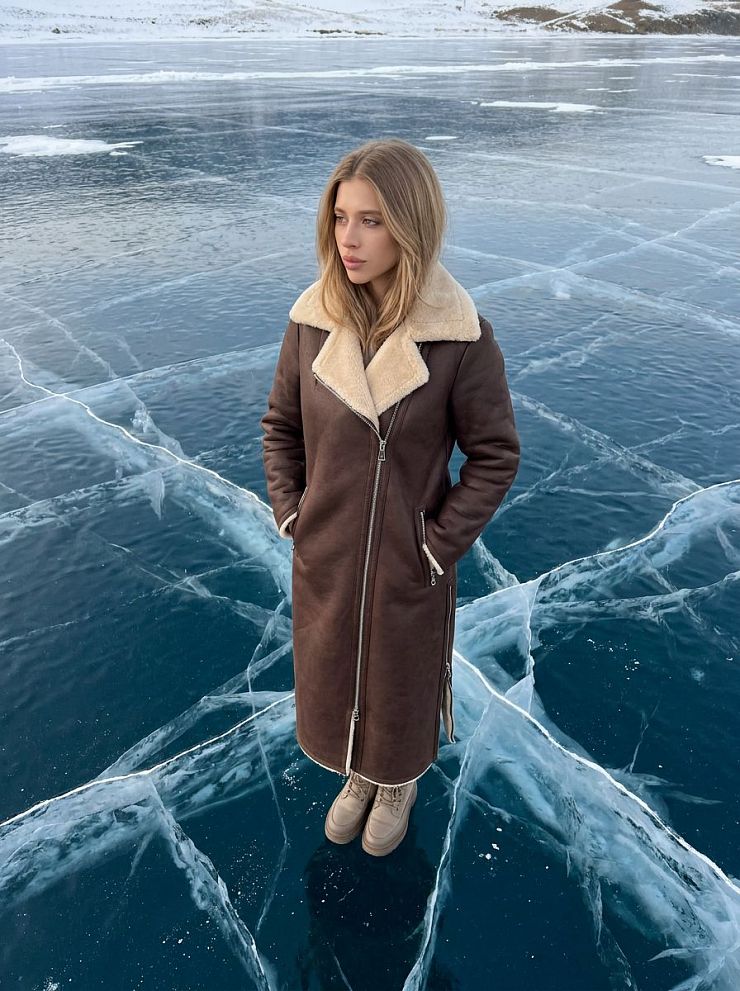 Дубленка женская зимняя LAWINTER, коричневая, модель 34499
