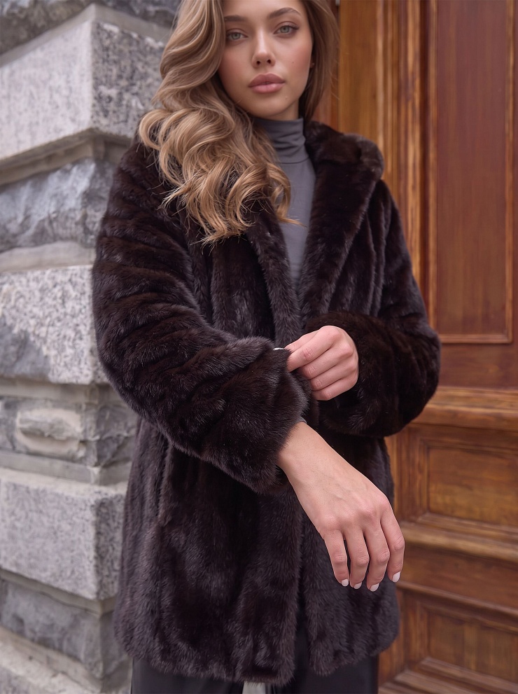 Шуба женская зимняя LAWINTER, темно-коричневая, модель 54262