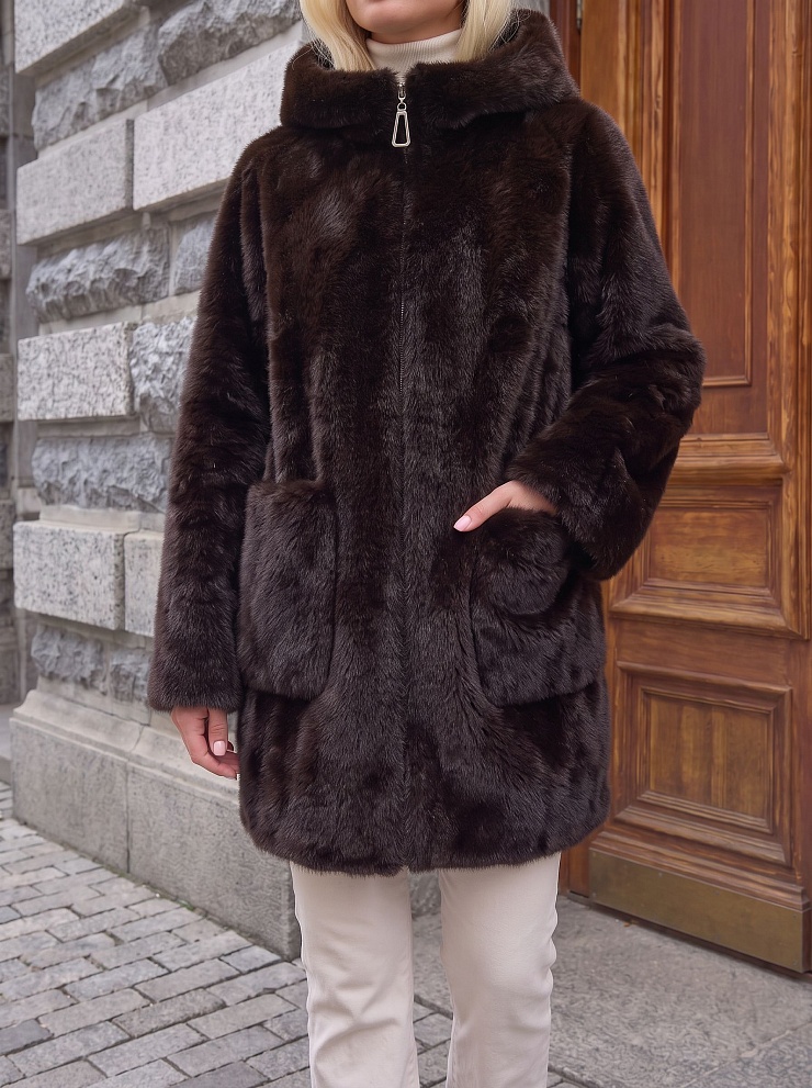 Шуба женская зимняя LAWINTER, коричневая, модель 55306