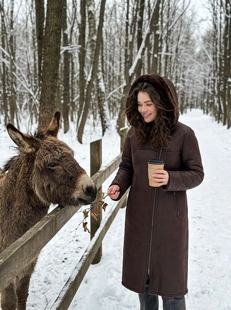 Дубленка женская зимняя LAWINTER, коричневая, модель 36910